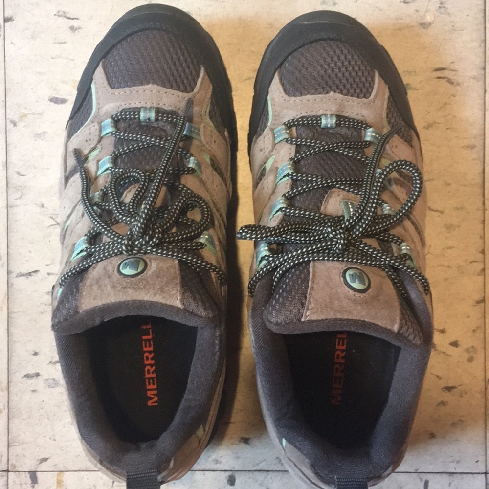 Merrell Moab women 8.5 hiking boots